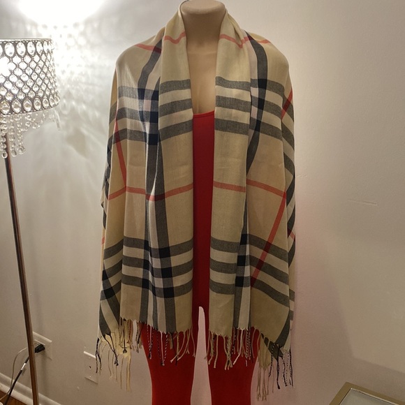 Stylish Scarf - Picture 5 of 8